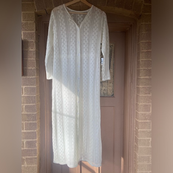 Sheer dress - Picture 3 of 10